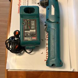 Makita 90 Degree Drill, Needs New Battery 