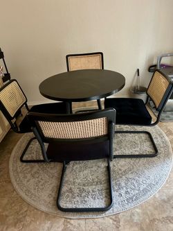 Table an chairs