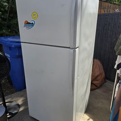 Whirlpool Refrigerator 🌱