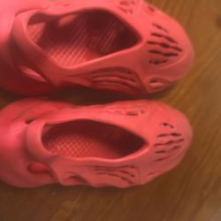 Adidas Yeezy Foam Runners Kids Size 4 Red Great Condition 