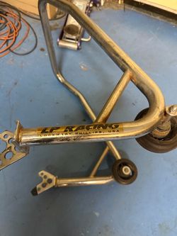 Rear motorcycle strand