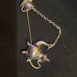 Avon Colonial Teapot Pin 