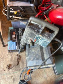 Demolition hammer drill