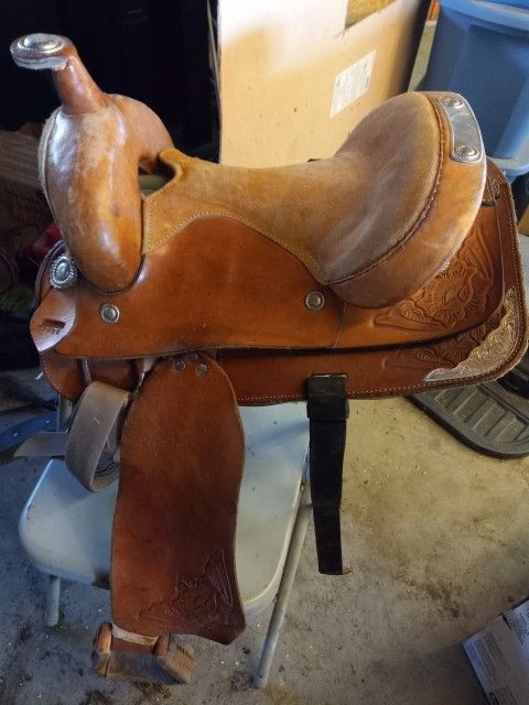 Saddle