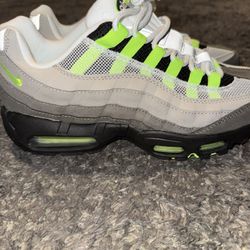 NIKE AIRMAX 95 OG NEON  Men’s 9.5