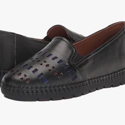 New In Box!!  Trotters Women’s (Size 8.5) Black Multi Loafer $10 (#550)