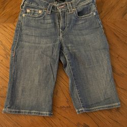 Like New Women’s True Religion Mid Rise Bermuda Riley Shorts Size 27
