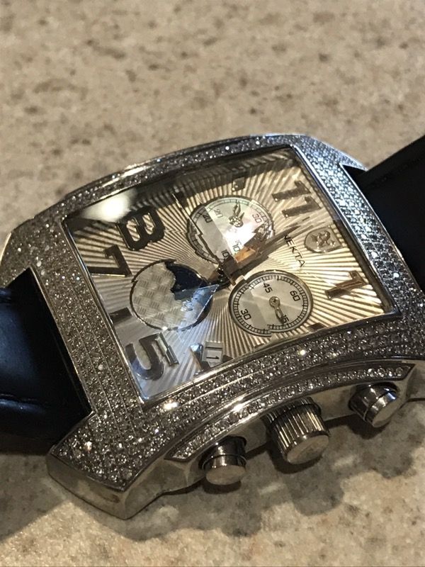 Mike Nekta Custom King Watch 3ct. Diamond bezel (real deal)