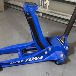 DAYTONA 3 Ton Long-Reach Low-Profile Professional Floor Jack with RAPID PUMP, Blue and  lug wrench 