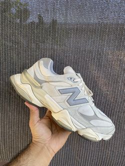 New Balance: Off-White & Gray 9060 Sneakers