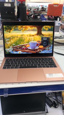 Apple laptop A2337