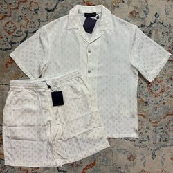 Men’s Dress Suit  Size L/XL