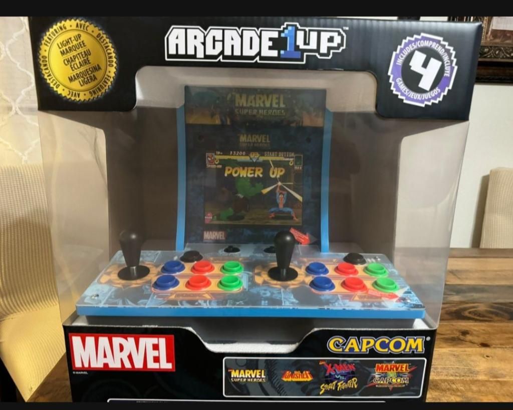 New Marvel Super Heroes By Capcom, Arcade 1 Up Counter Cade With Light Up Marquee. 1-2 Players