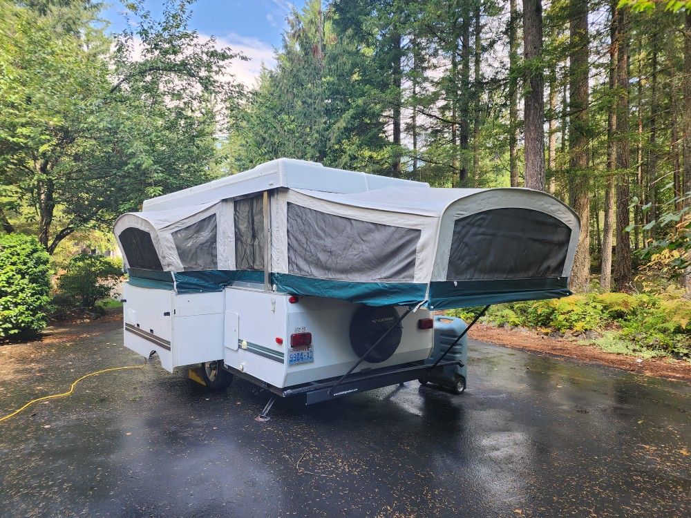 2004 Fleetwood Hemlock
