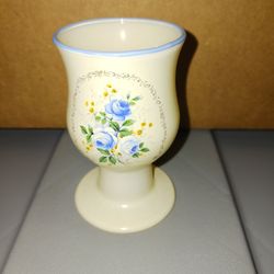 Beautiful Collectible Vintage Egg Cup