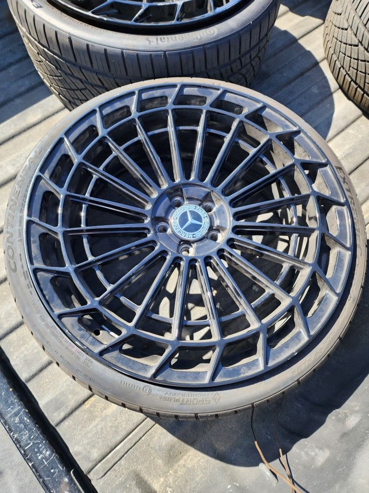 22 Inch Mercedes wheels and Continental Tires