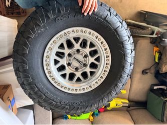 305/70R17 Toyo ATIII/ KMC Desert Style non beadlock wheel