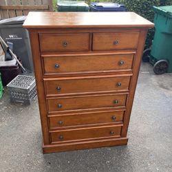 Dresser, 7 Dovetail Drawers, New Classic Home Furnishings Line, Delivery