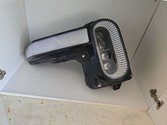 2022 TO 2024 RIVIAN R1T OEM RIGHT SIDE HEADLIGHT