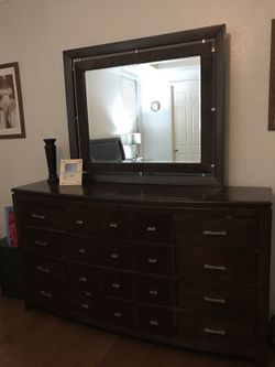 Dresser mirror