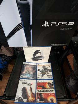 Playstation 5 pro 2tb elite headset 4 games