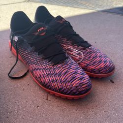 Puma Future 8 Play 