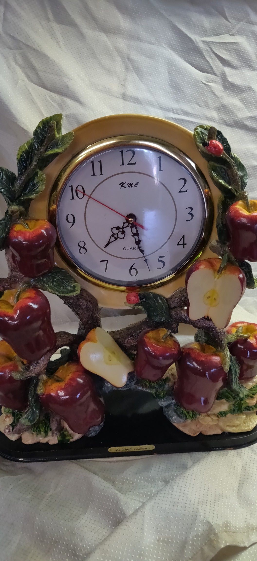 Kmc quartz clock old school la cardi collection does have crack..$5