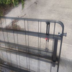 singel bed frame 20$$