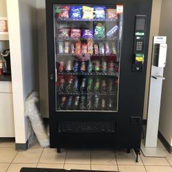 Combo Vending Machine With Credit Card Reader 