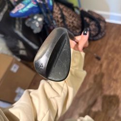 Titleist SM9 Vokey 54 degree wedge (Righty)