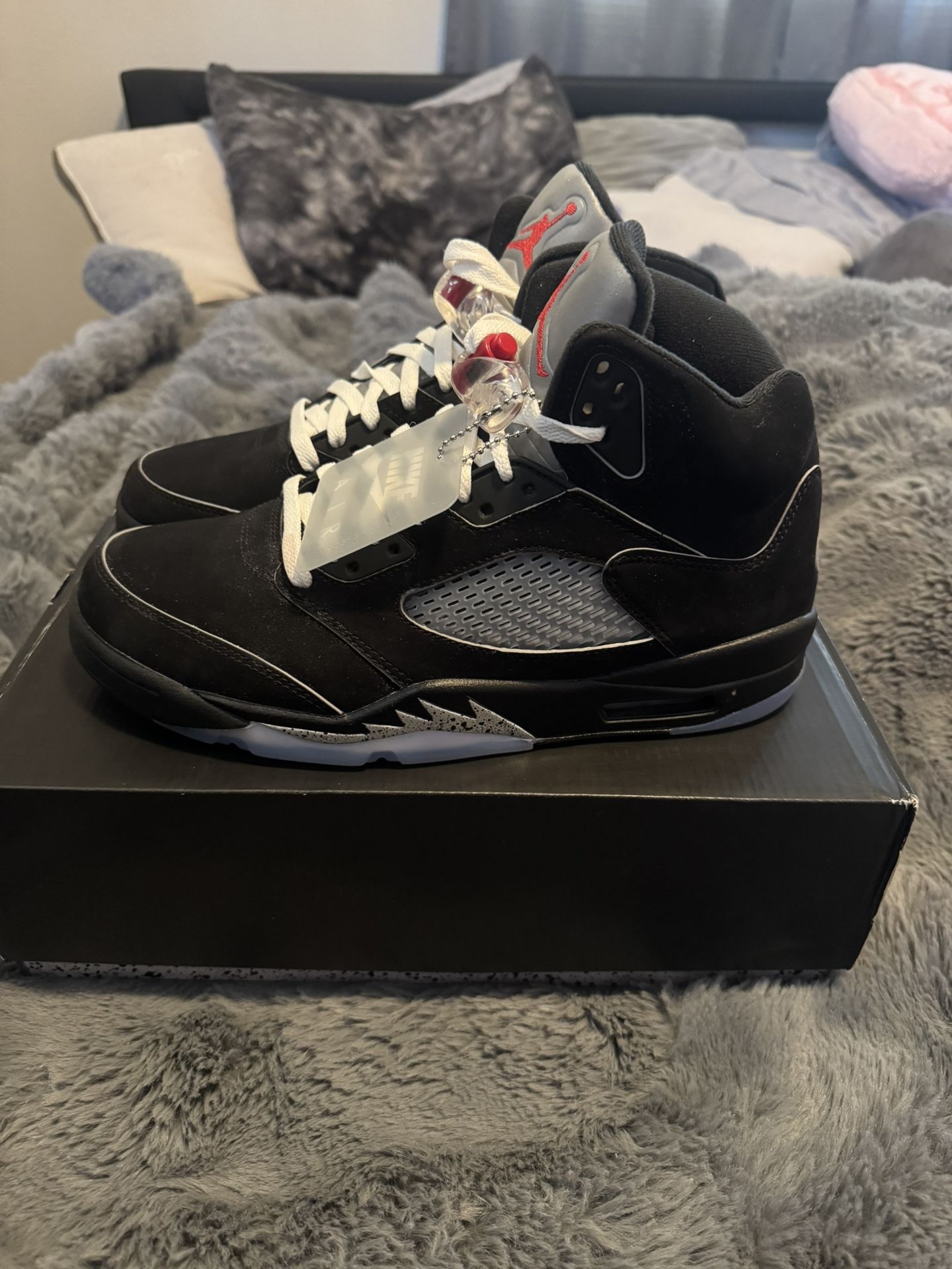 Jordan 5 Black Metallic 