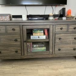 Entertainment Center / Media Console / Tv Stand