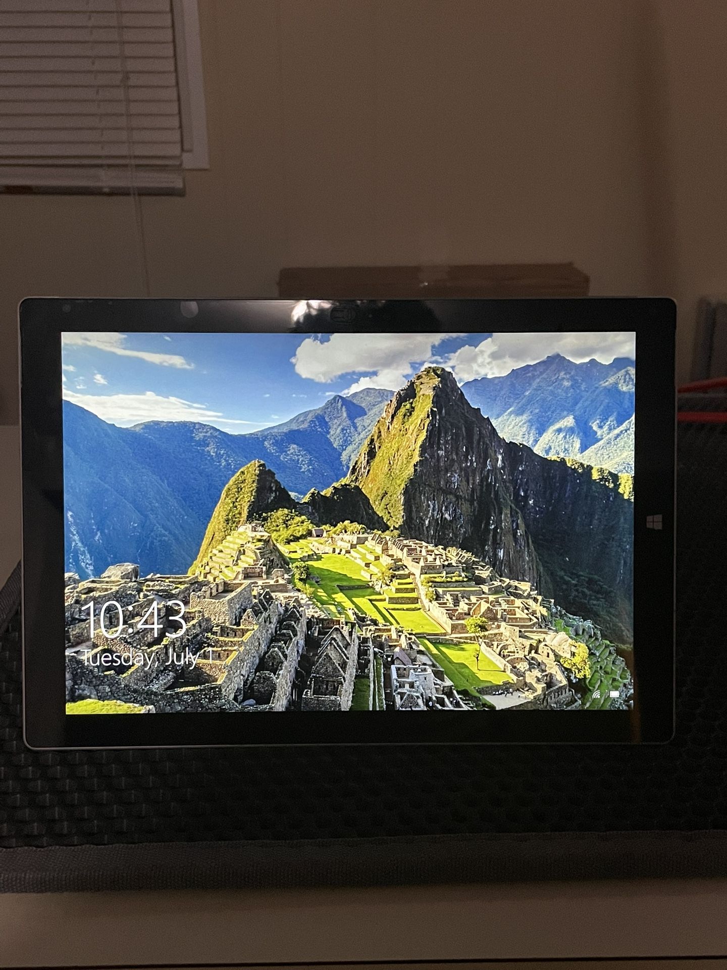 Microsoft Surface Pro 7
