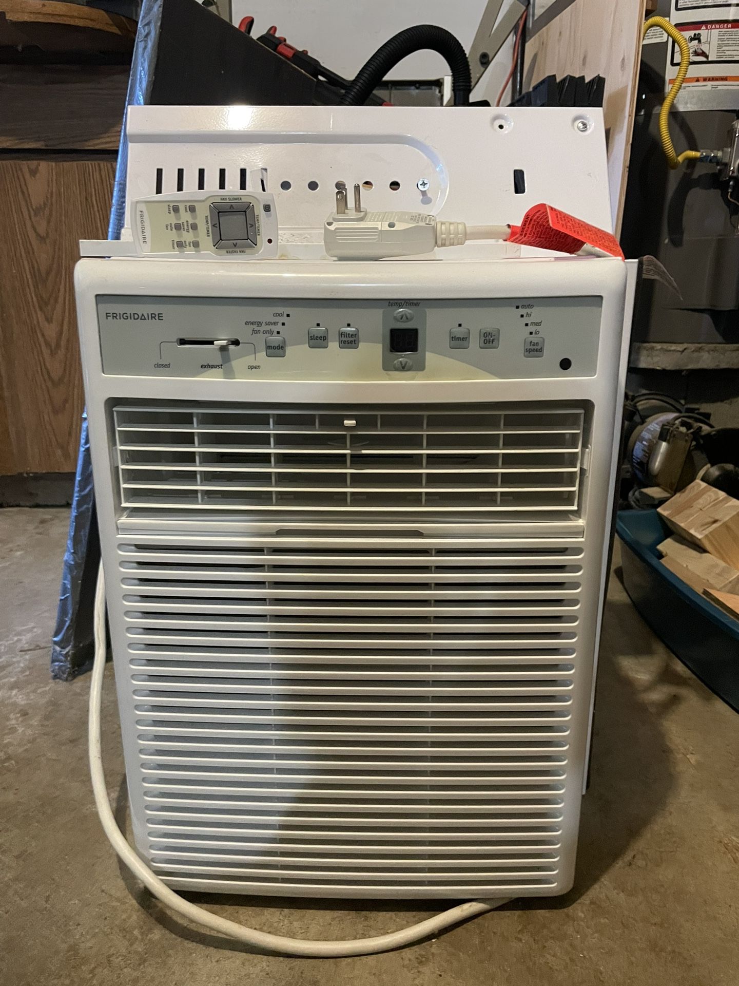 Frigidaire 10,000 BTU slider/casement room Vertical air conditioner