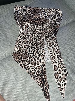 Leopard print sleeveless top
