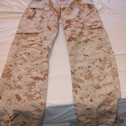 USMC DESERT CAMO PANTS (BRAND NEW)