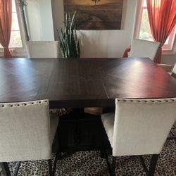 7 Pcs Dining Room Table $700