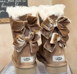 Women UGG Bailey Bow Velvet Ribbon Faux Fur Lined Boot 💕