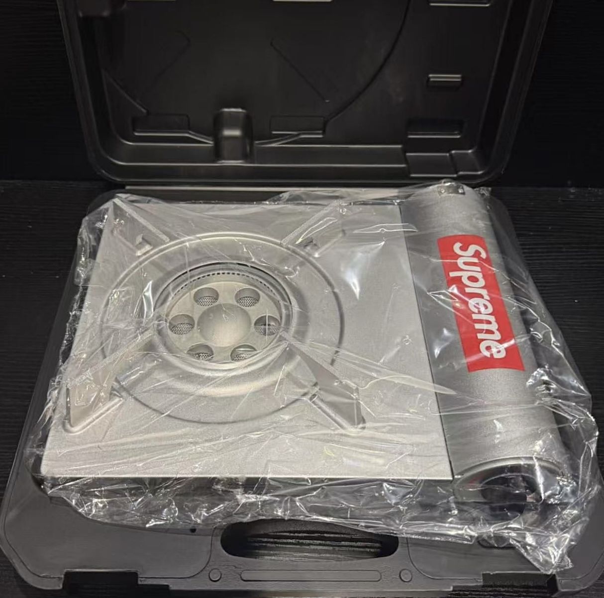 Supreme®/Iwatani Portable Butane Stove SS25