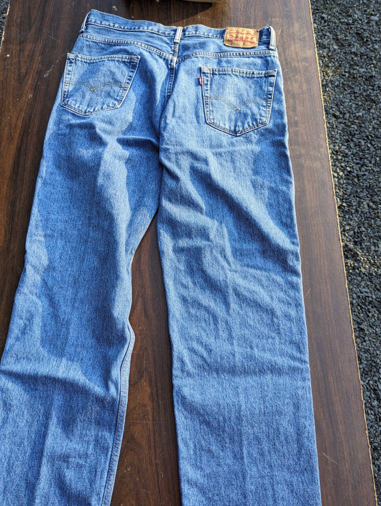 Like New Levi's Wrangler Men's Jeans. 36