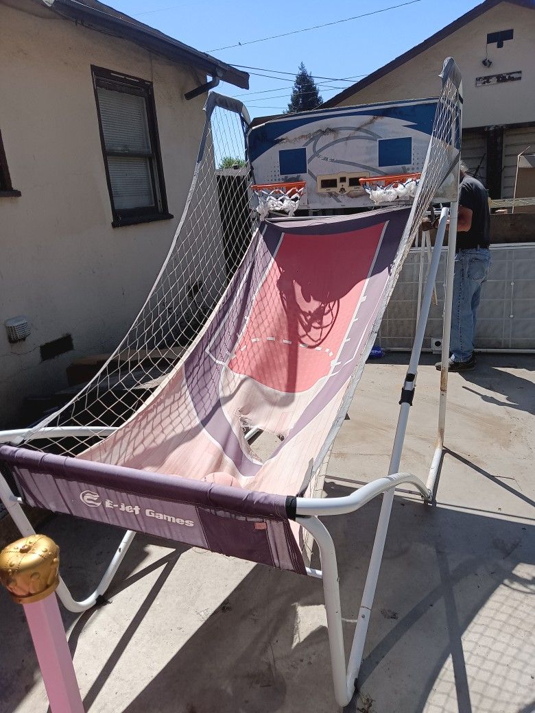 Family Fun Arcade Style Basketball Hoop Game Small Hole In Fabric 