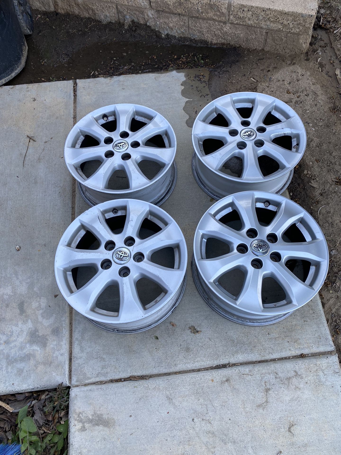 Toyota Camry 2011 Rims