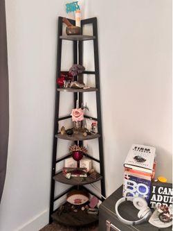 Corner shelf