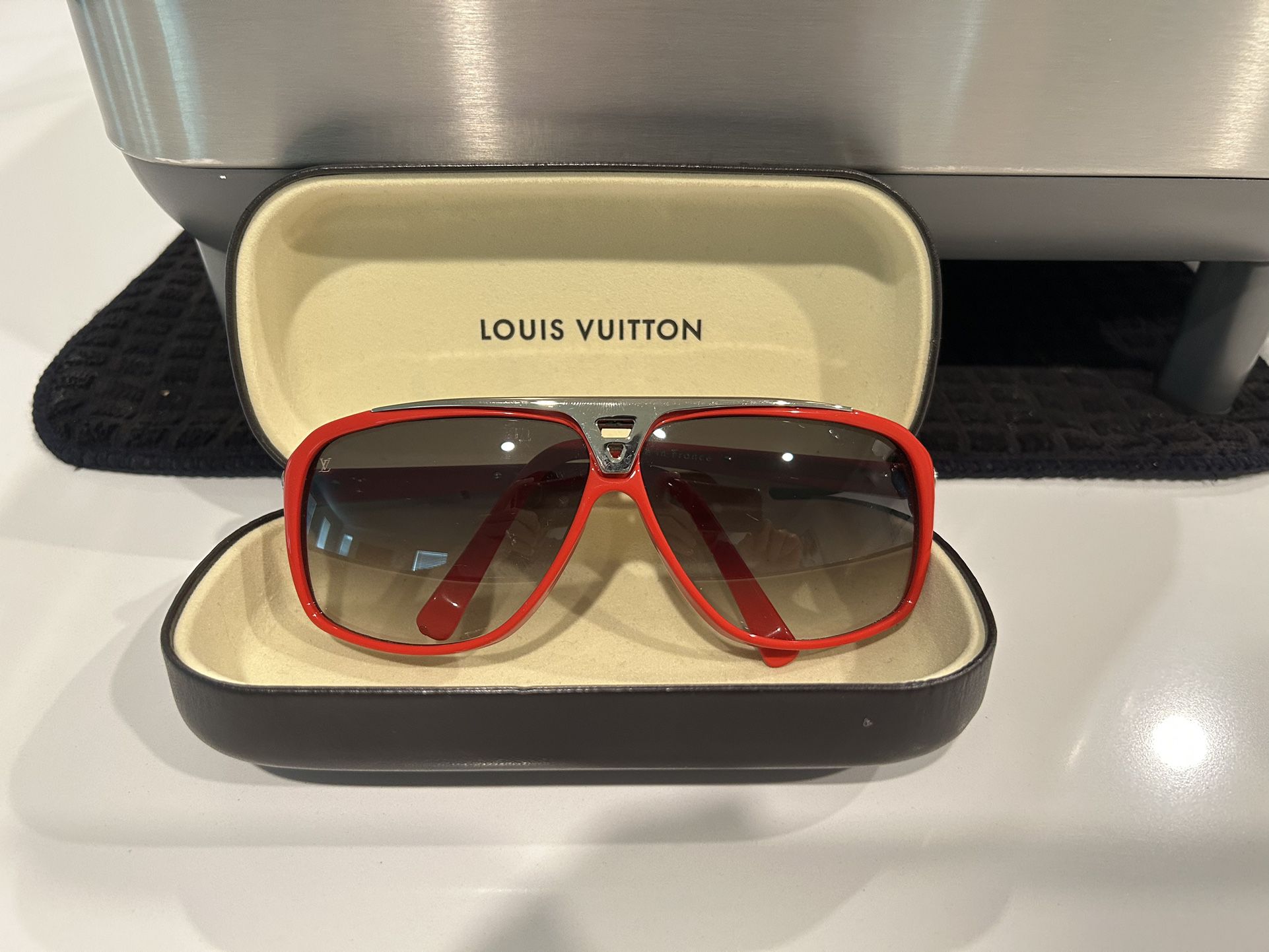 Louis Vuitton Men's Sunglasses myytävänä paikkakunnalla Orlando