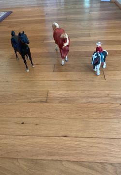 Kid toys horse figurine set