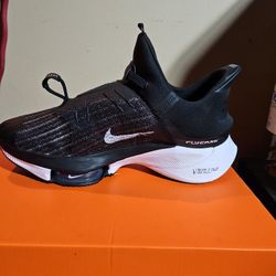 Nike Air Zoom Tempo Next FlyEase

Black White Black White

