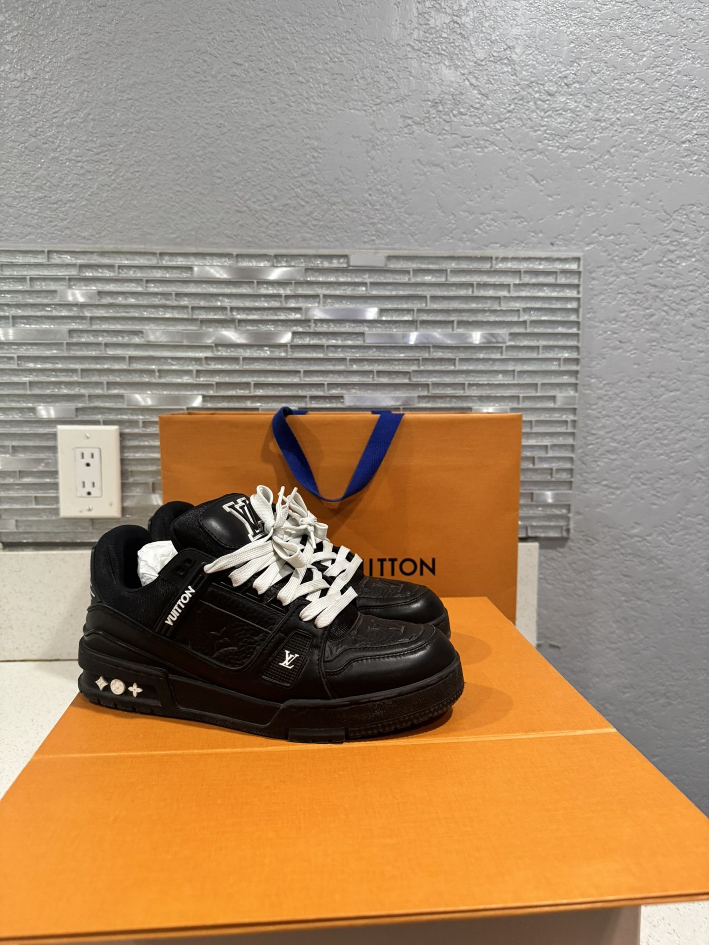 Louis Vuitton Men Sneakers