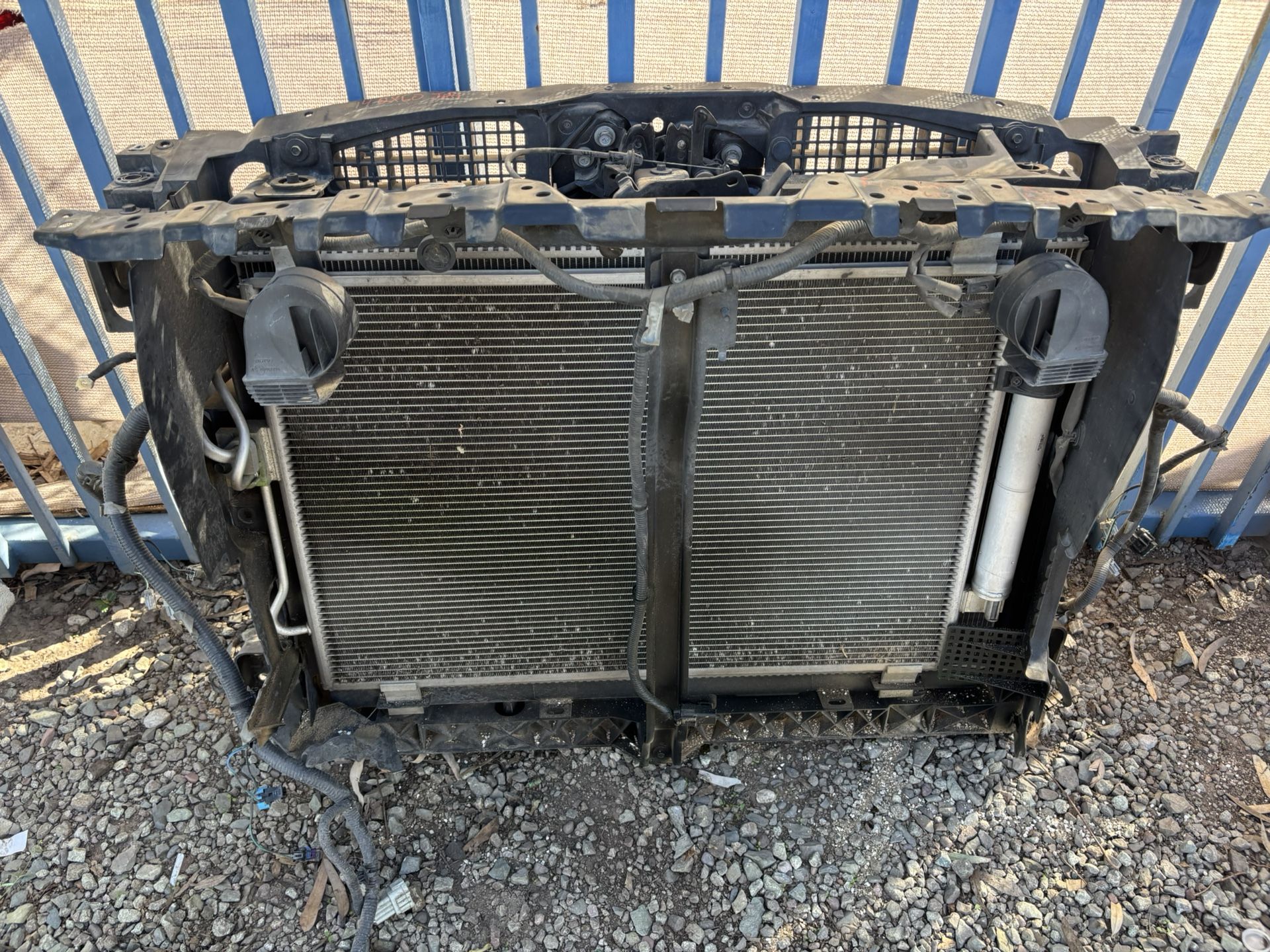 2014 Infiniti QX60  Complete Front radiator  
