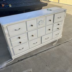 Dresser With A Nights Nightstand