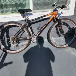  GT Moab Mountain Bike – Great Condition!